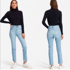 EVERLANE High Waist Cheeky Straight Light Jeans!